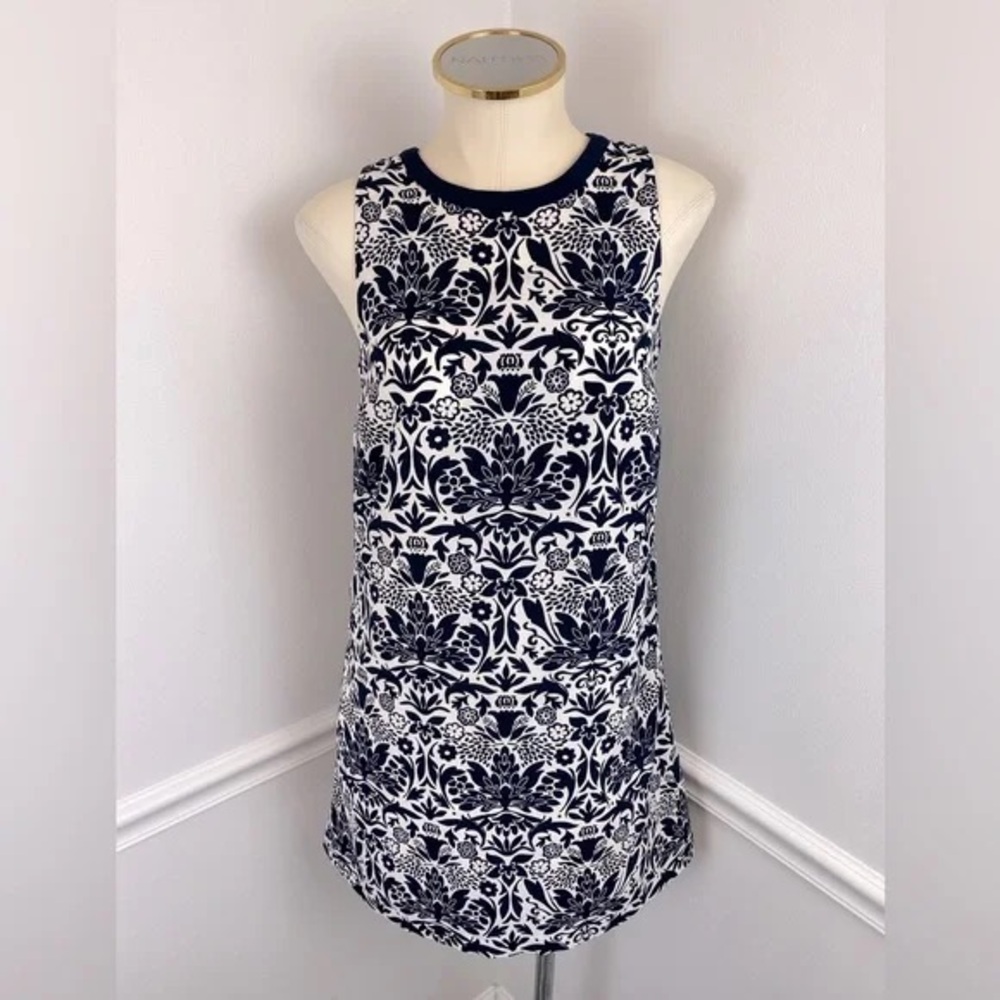 LOFT Black and White Floral Patternedā Shift Dress, Sleeveless Size XS